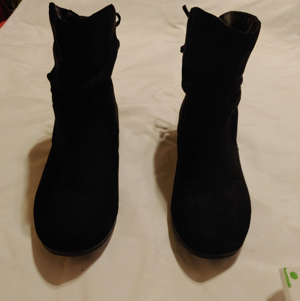 Black ankle boots with tie back